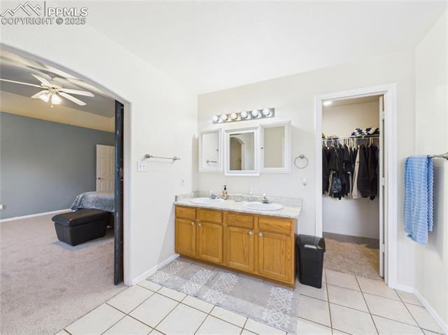 1253 N Stratton Drive