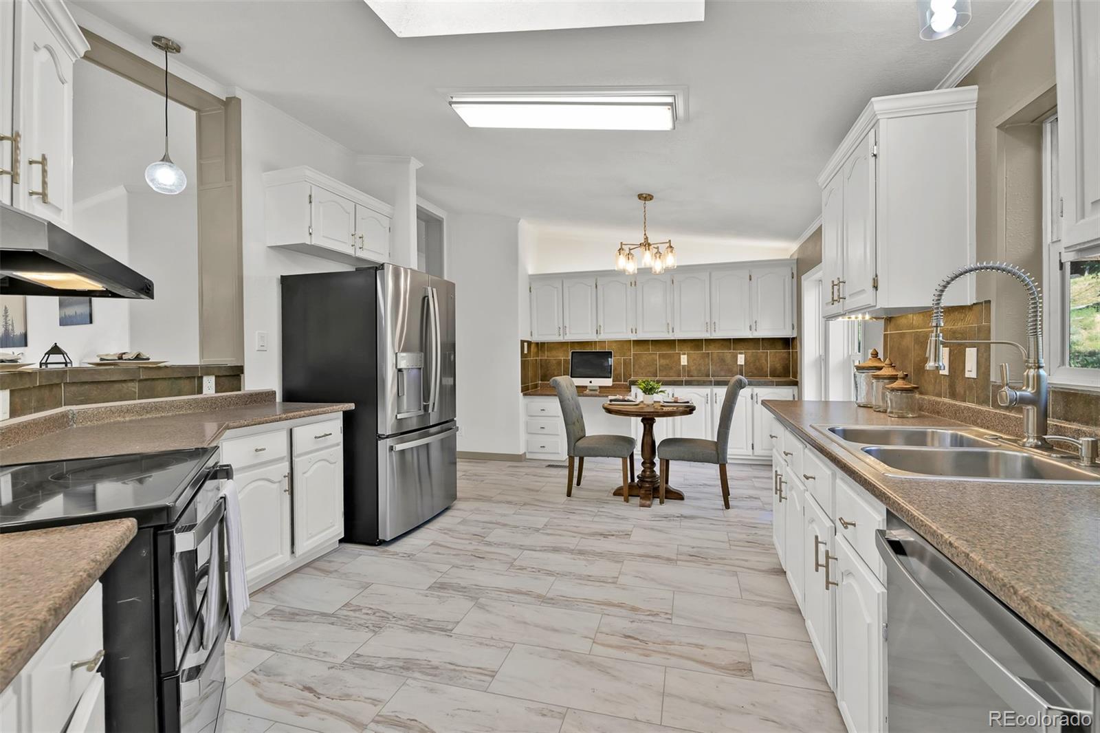 451 Fern Road