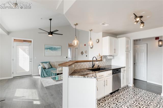 605 Cougar Bluff Point 202