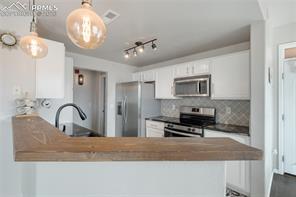 605 Cougar Bluff Point 202