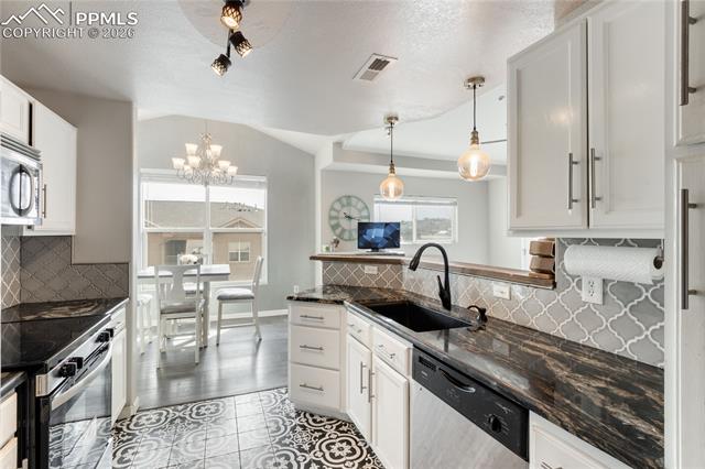 605 Cougar Bluff Point 202