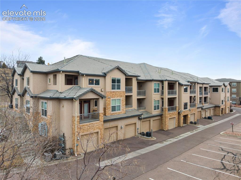 605 Cougar Bluff Point 202