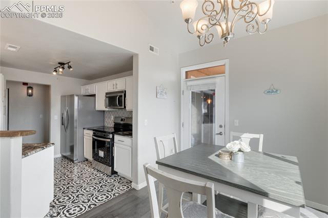 605 Cougar Bluff Point 202