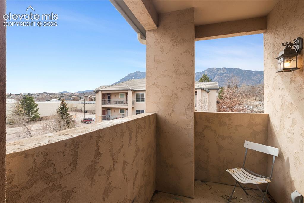 605 Cougar Bluff Point 202