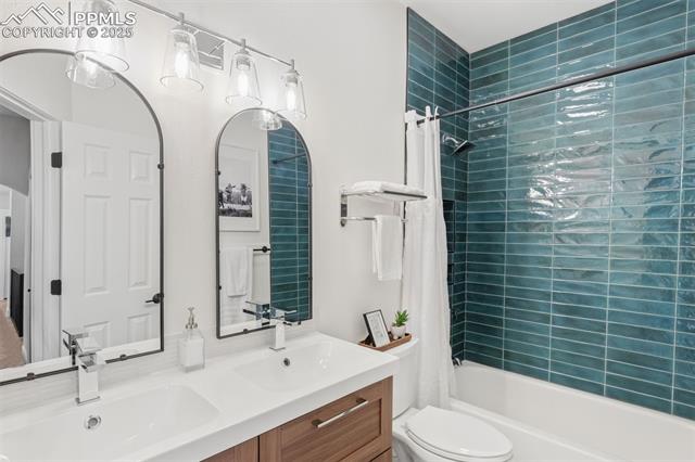 3880 Schoolwood Court