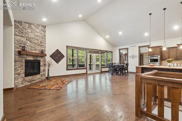 15664 Pole Pine Point