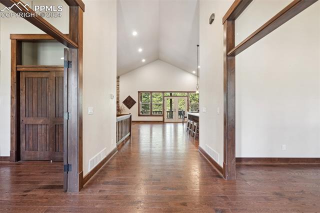 15664 Pole Pine Point