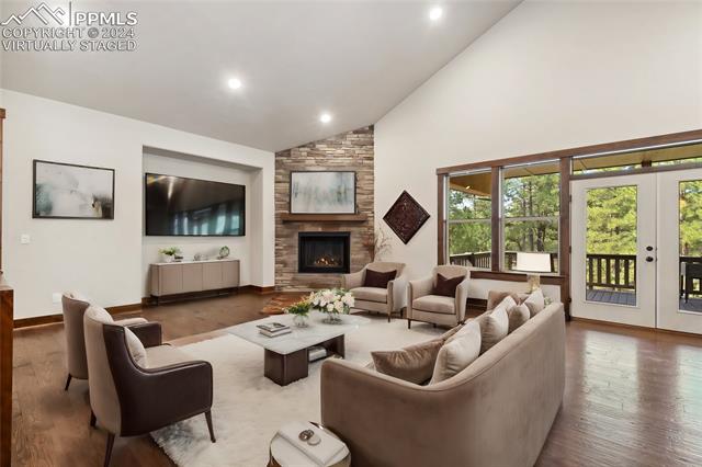 15664 Pole Pine Point