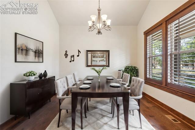 15664 Pole Pine Point