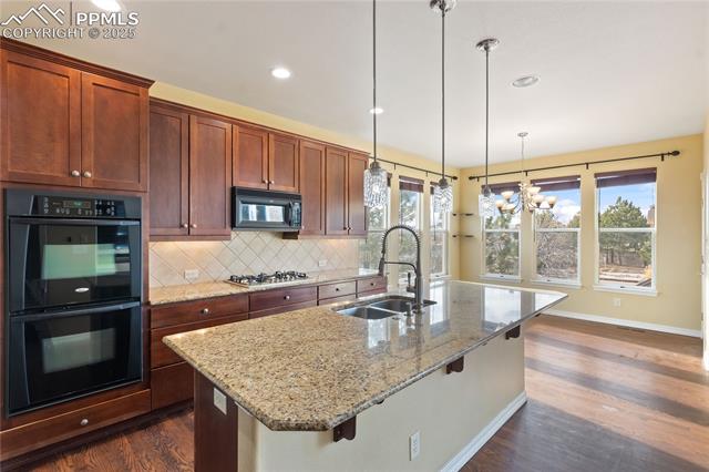 4904 Mushroom Rock Court