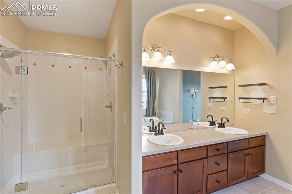 4904 Mushroom Rock Court