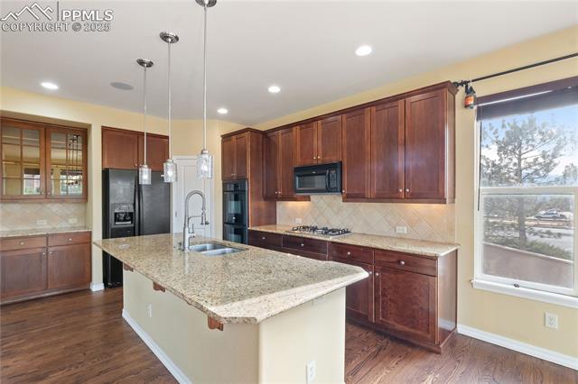 4904 Mushroom Rock Court