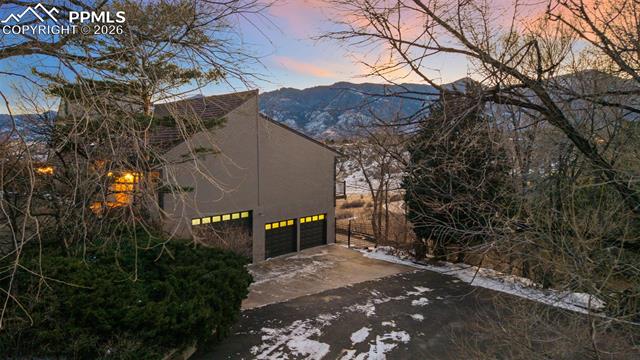 2190 Mesa Road