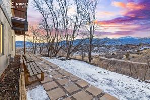 2190 Mesa Road