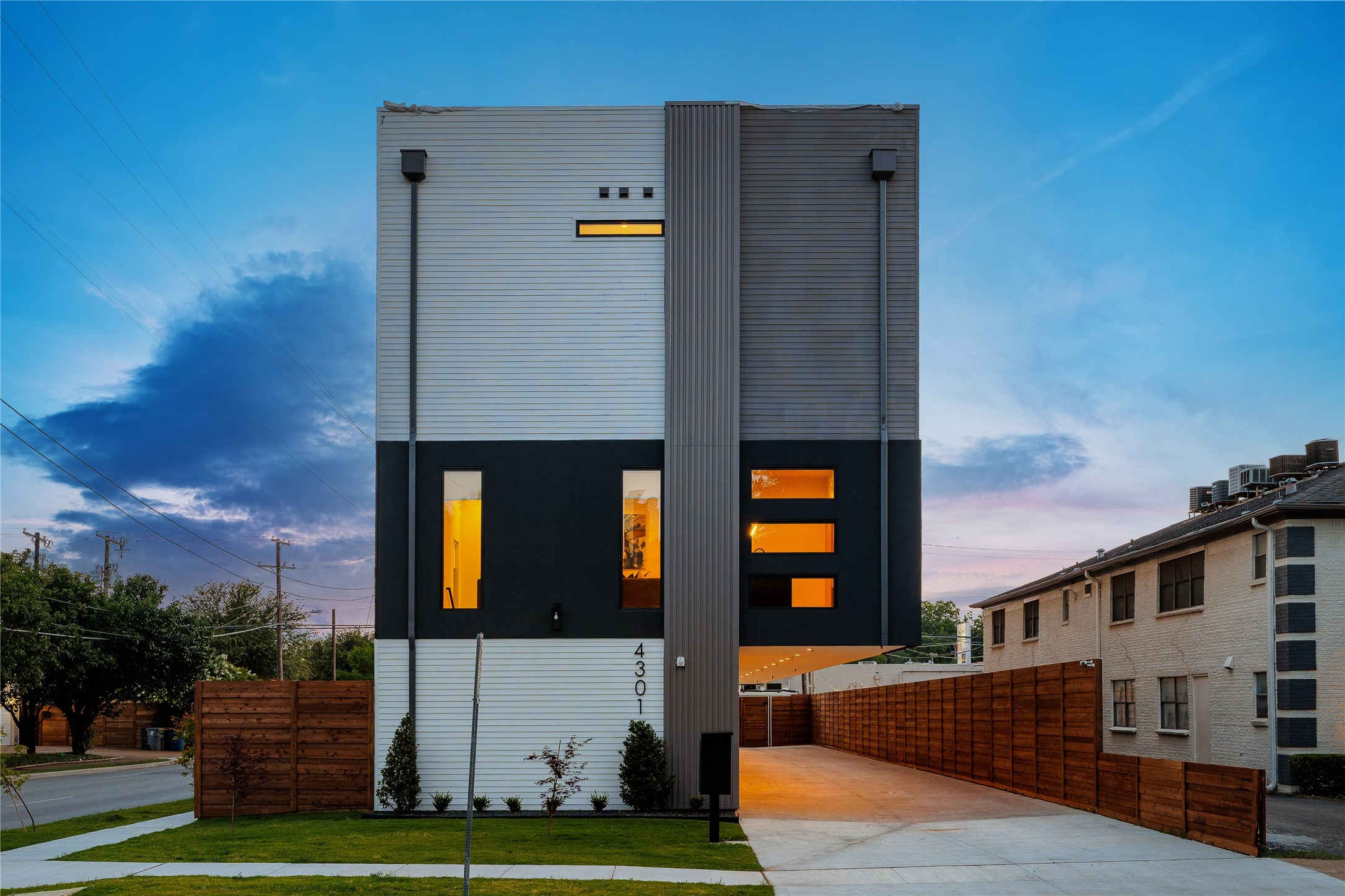 4301 Bowser Avenue 105