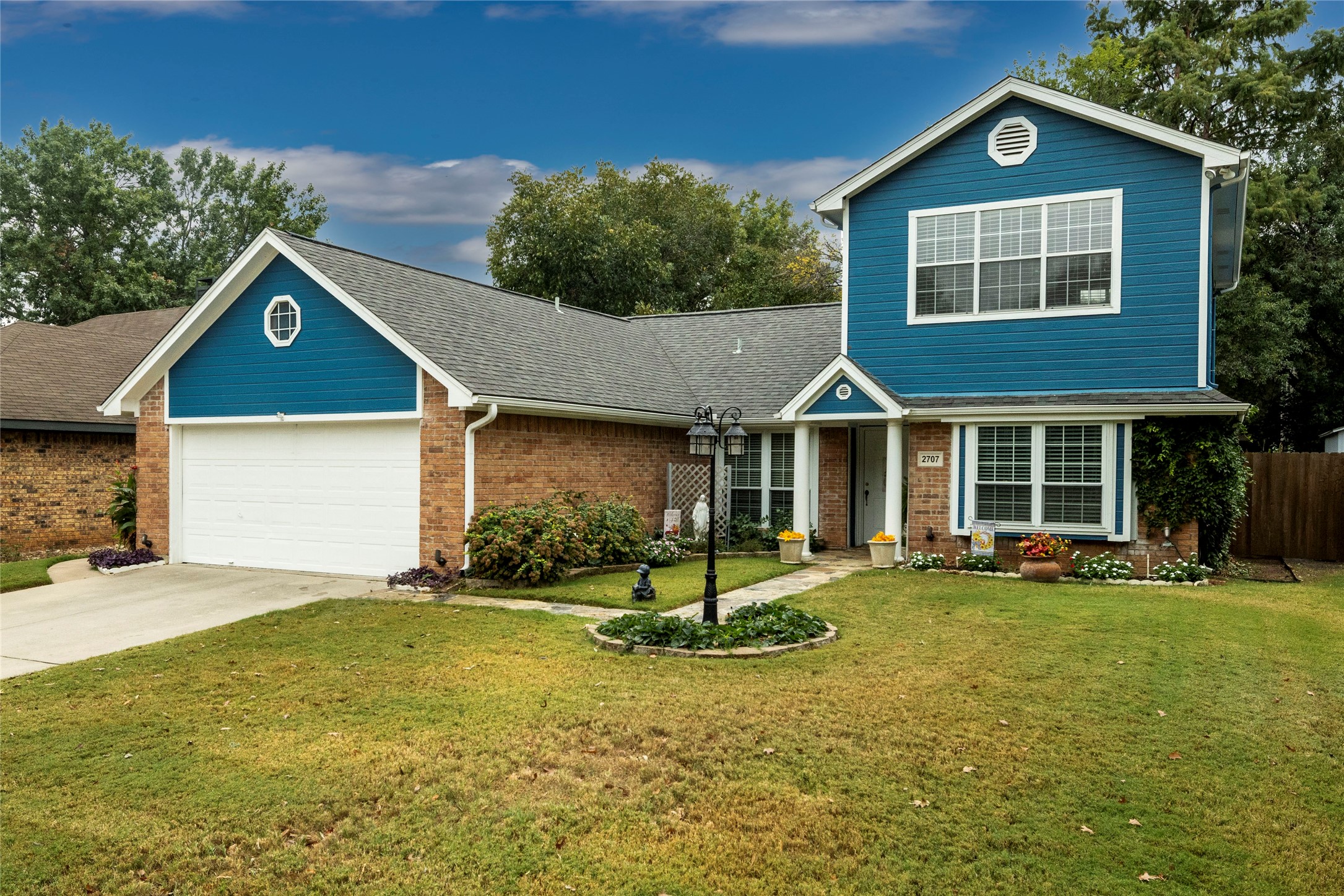2707 Knoll Trail