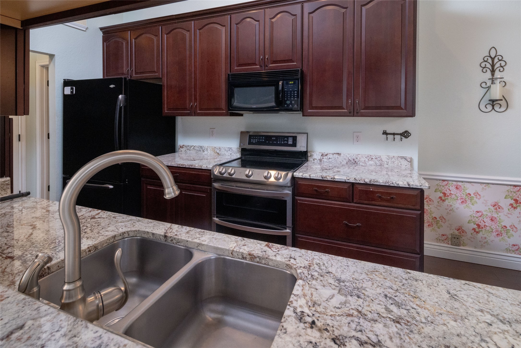 2707 Knoll Trail