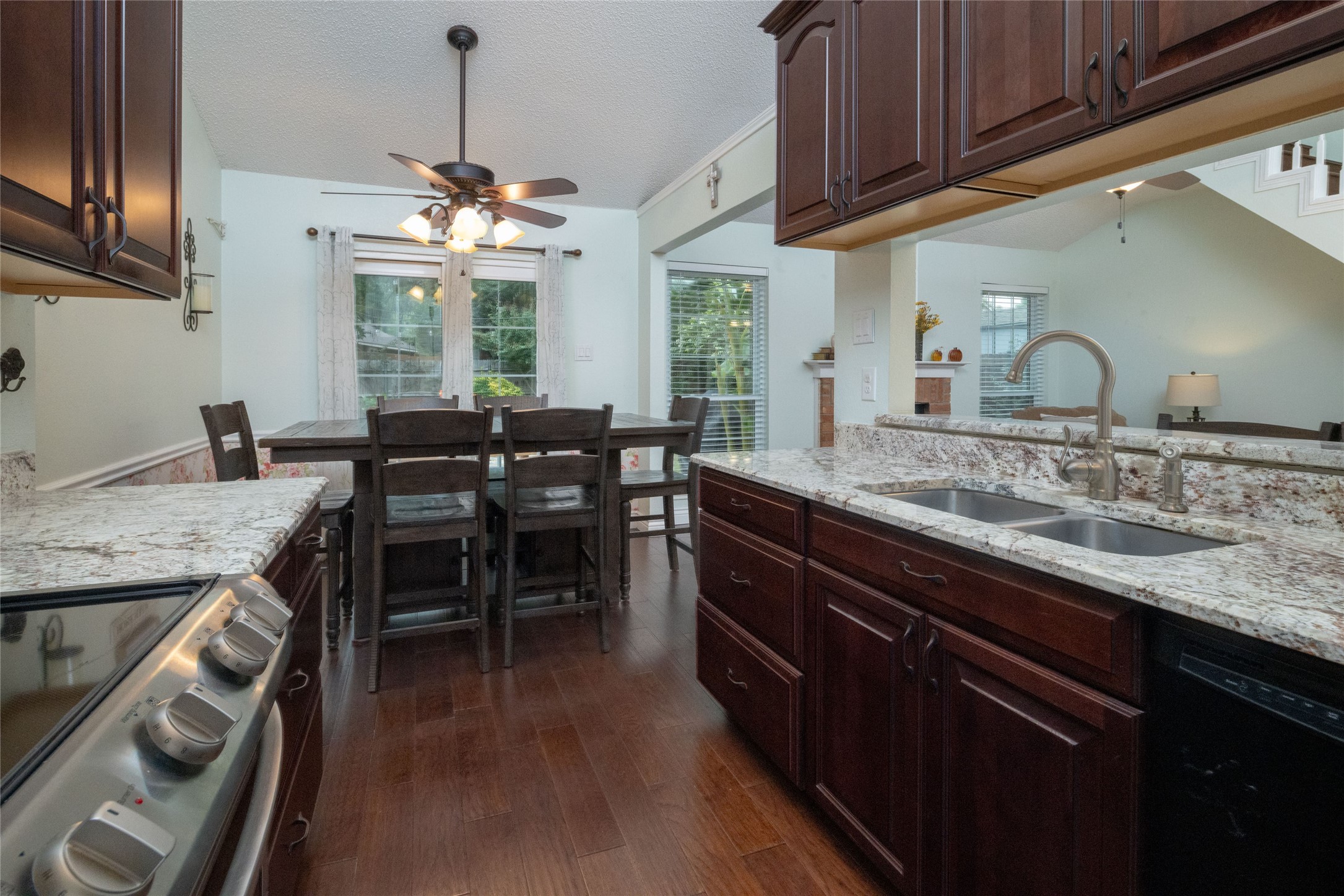 2707 Knoll Trail