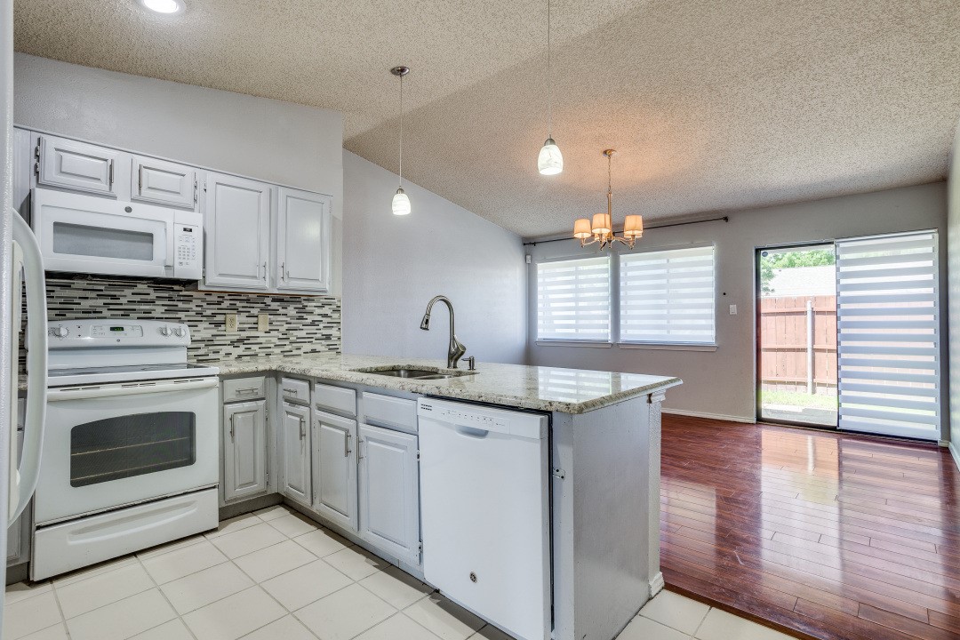 2501 Trailridge Drive