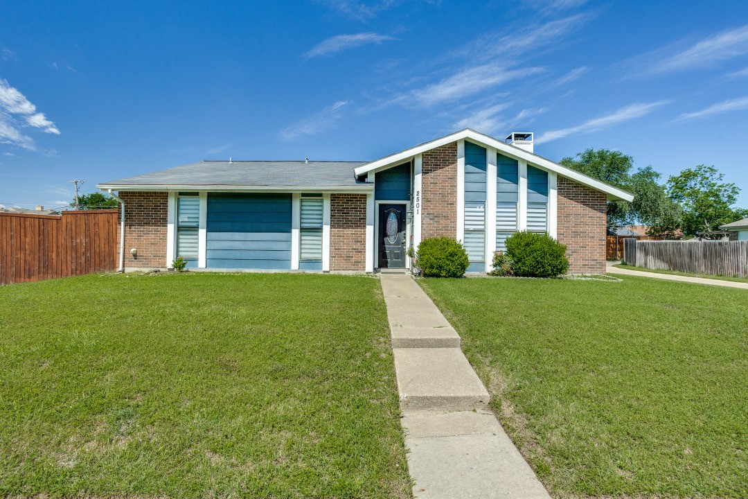 2501 Trailridge Drive