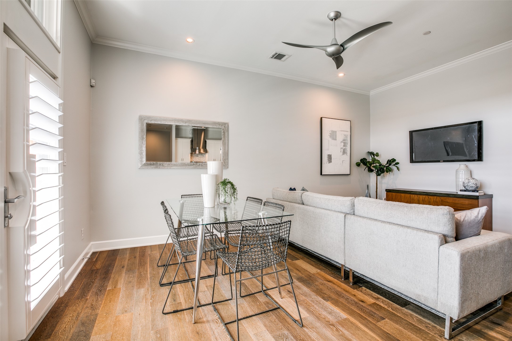 5202 Capitol Avenue 1105