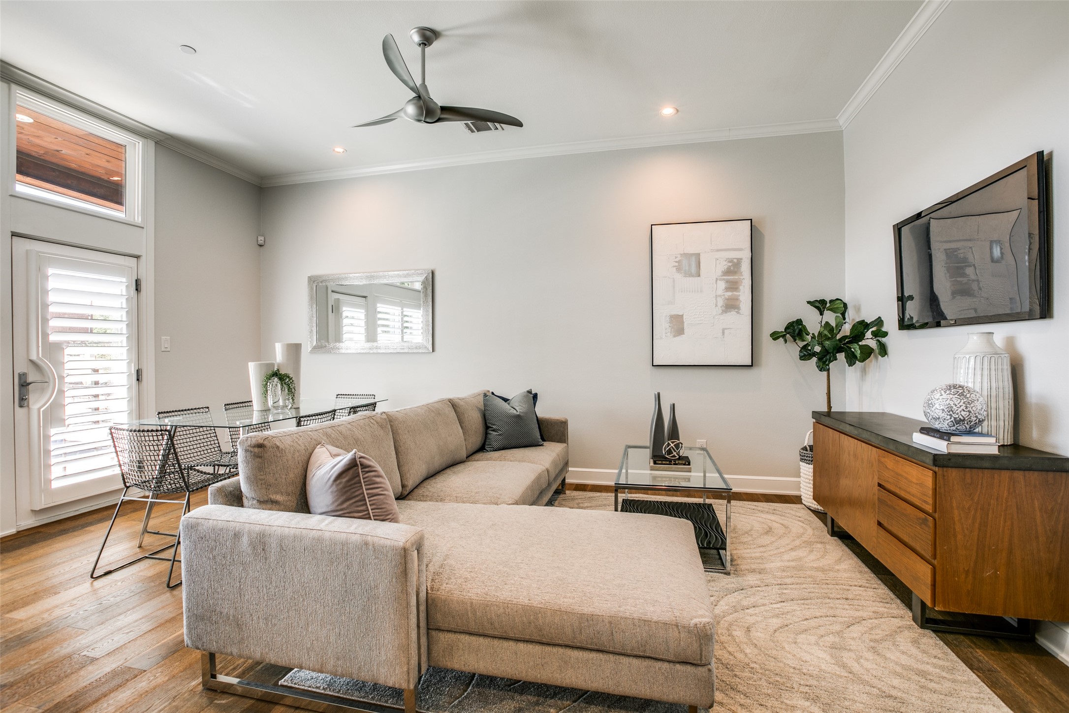 5202 Capitol Avenue 1105