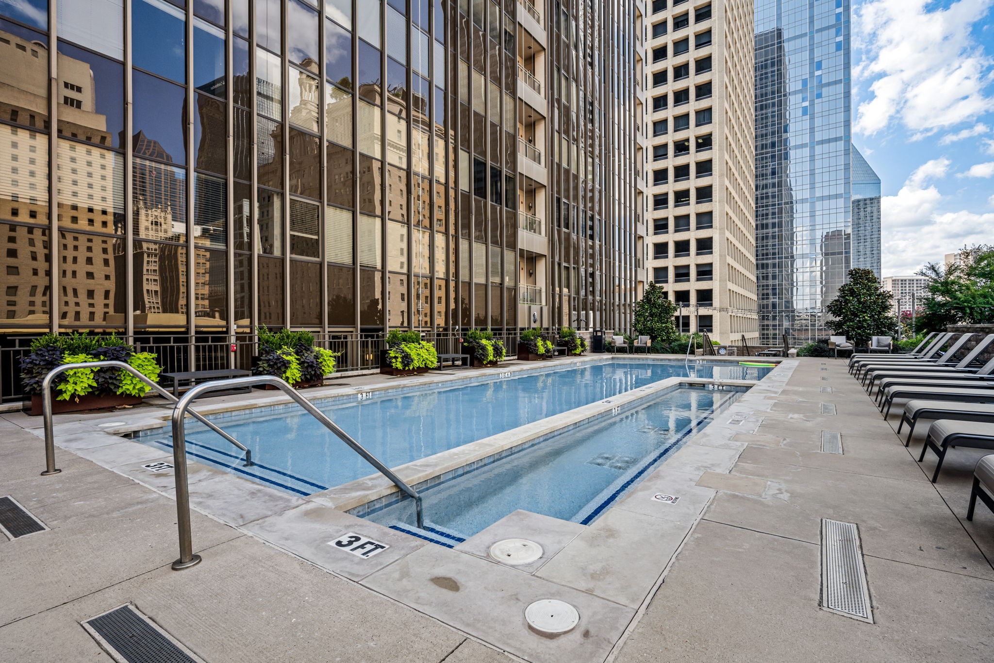 1200 Main Street 707