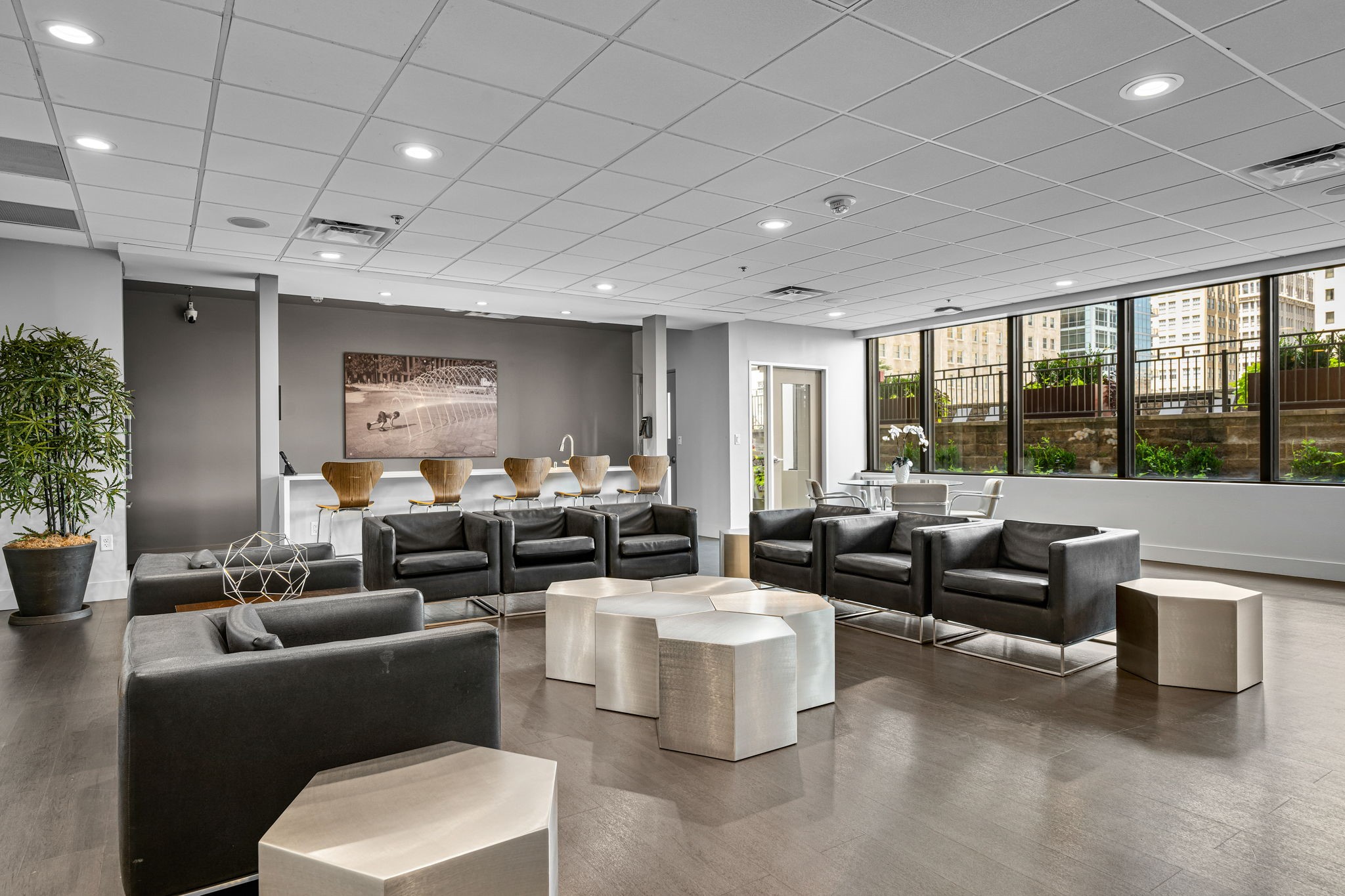 1200 Main Street 707