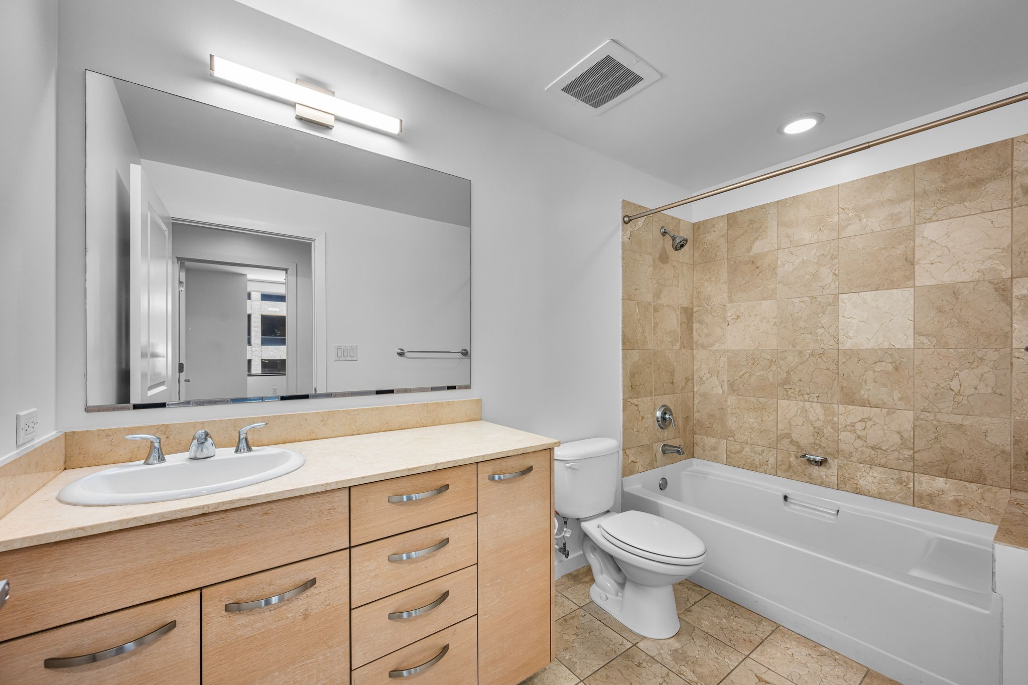1200 Main Street 707