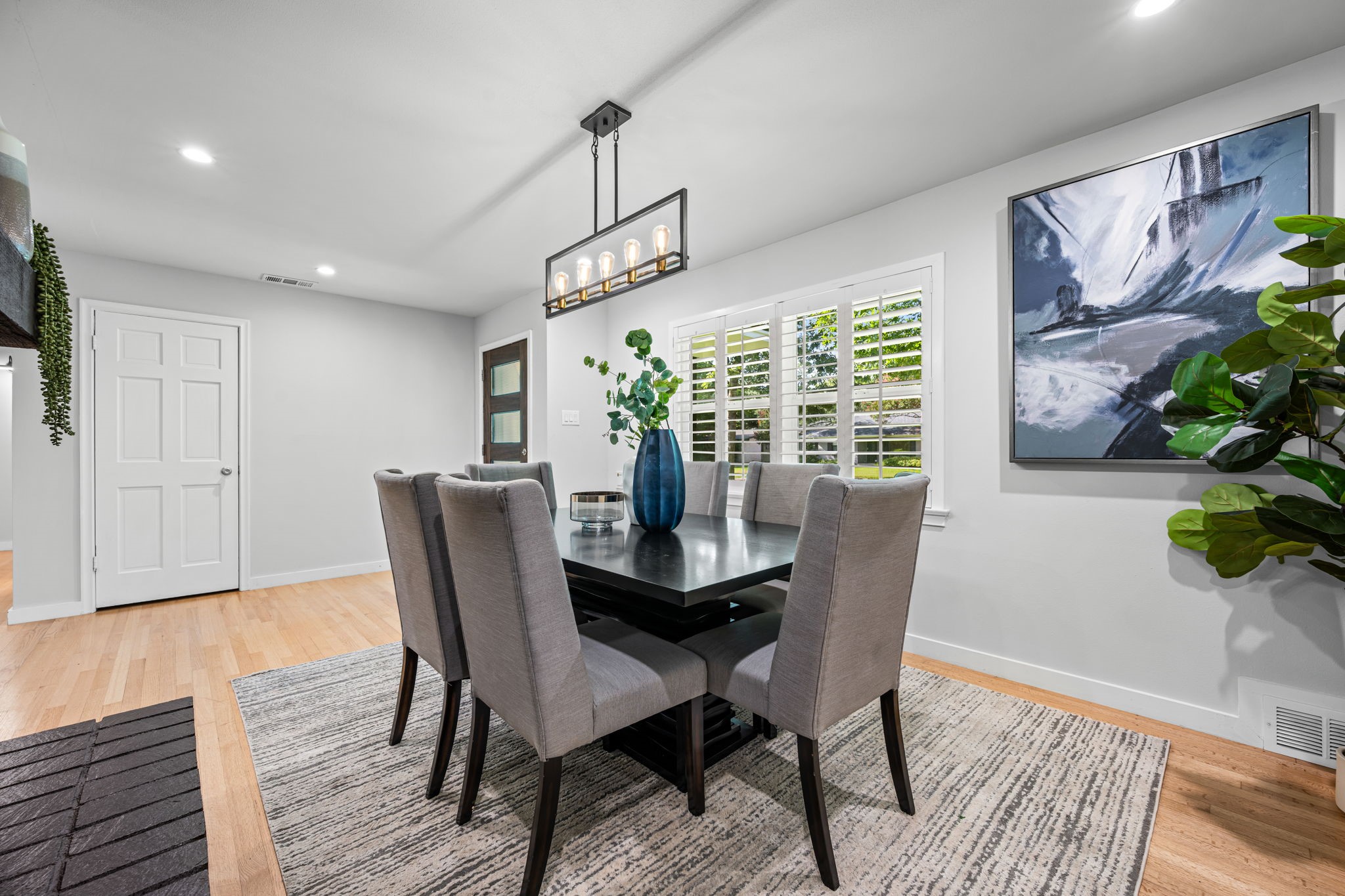 10219 Vinemont Street