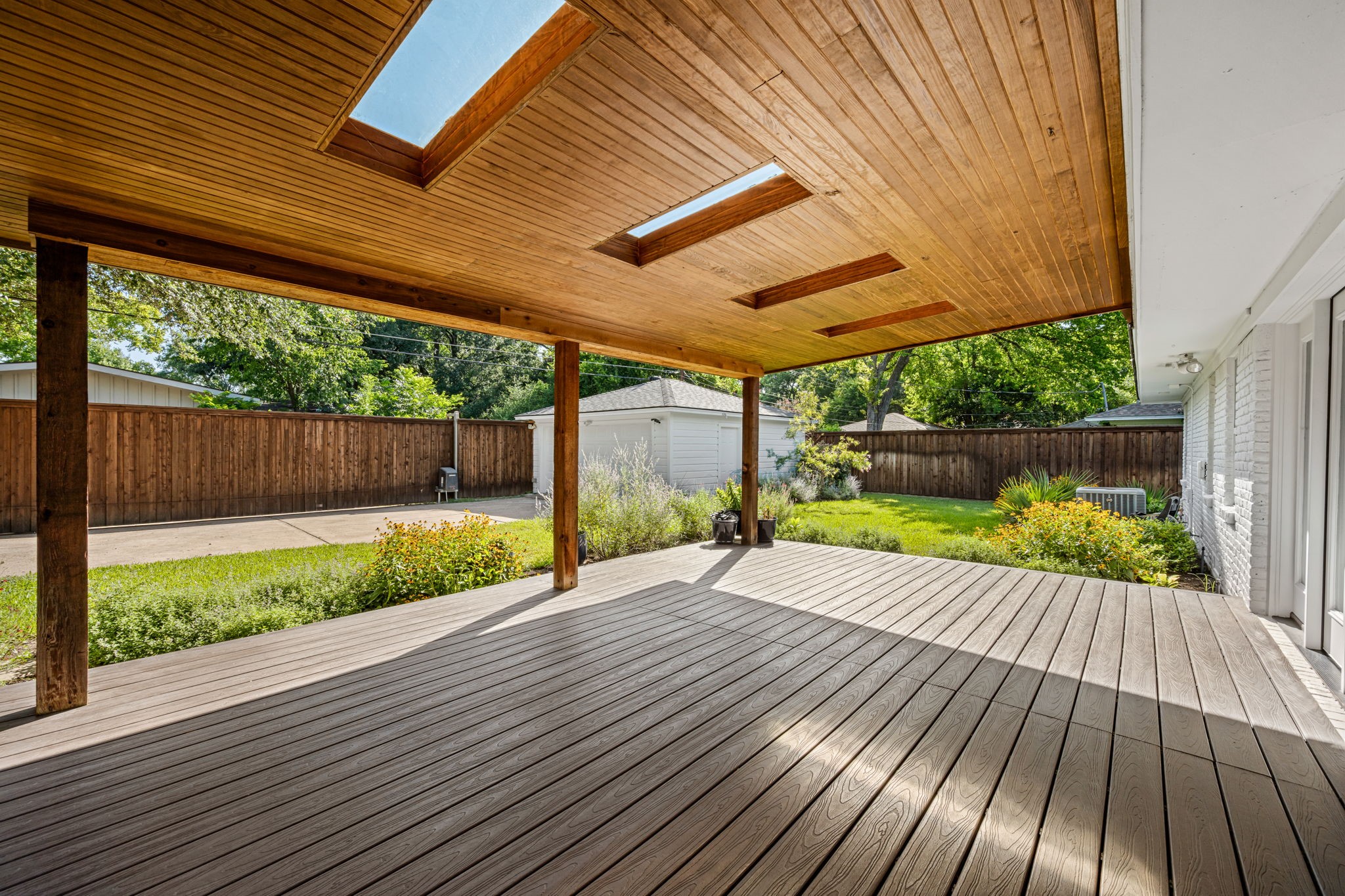 10219 Vinemont Street