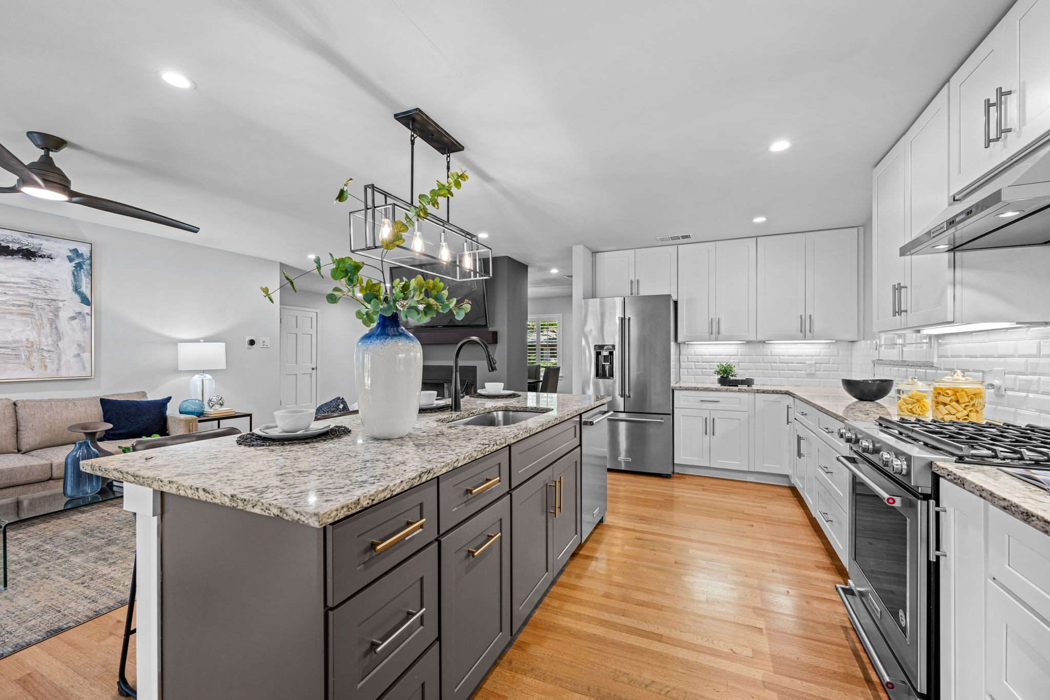 10219 Vinemont Street