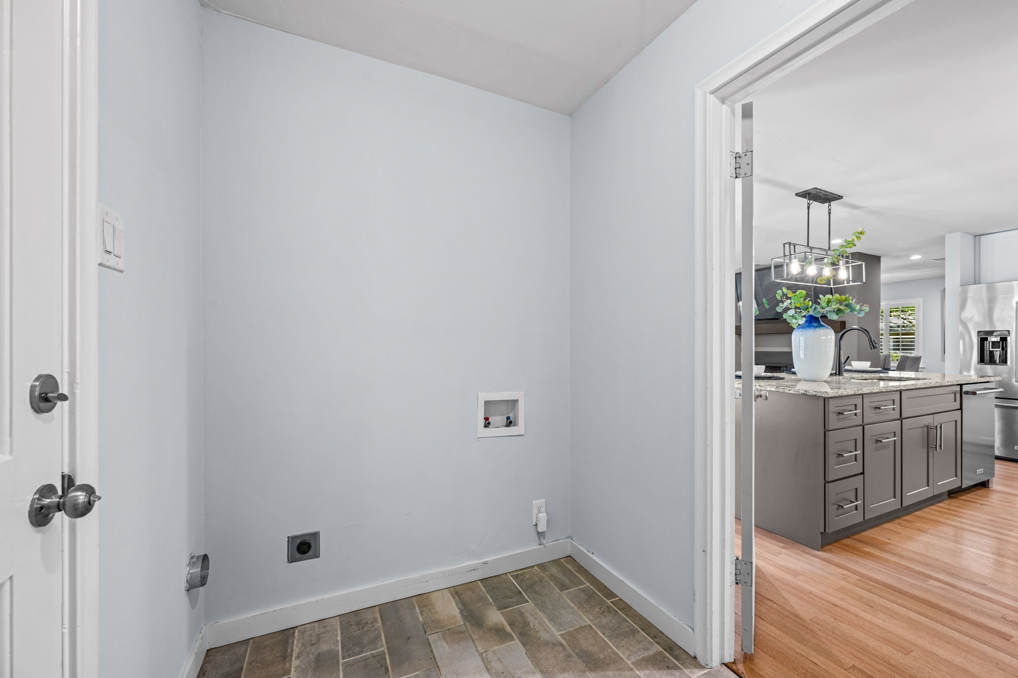 10219 Vinemont Street