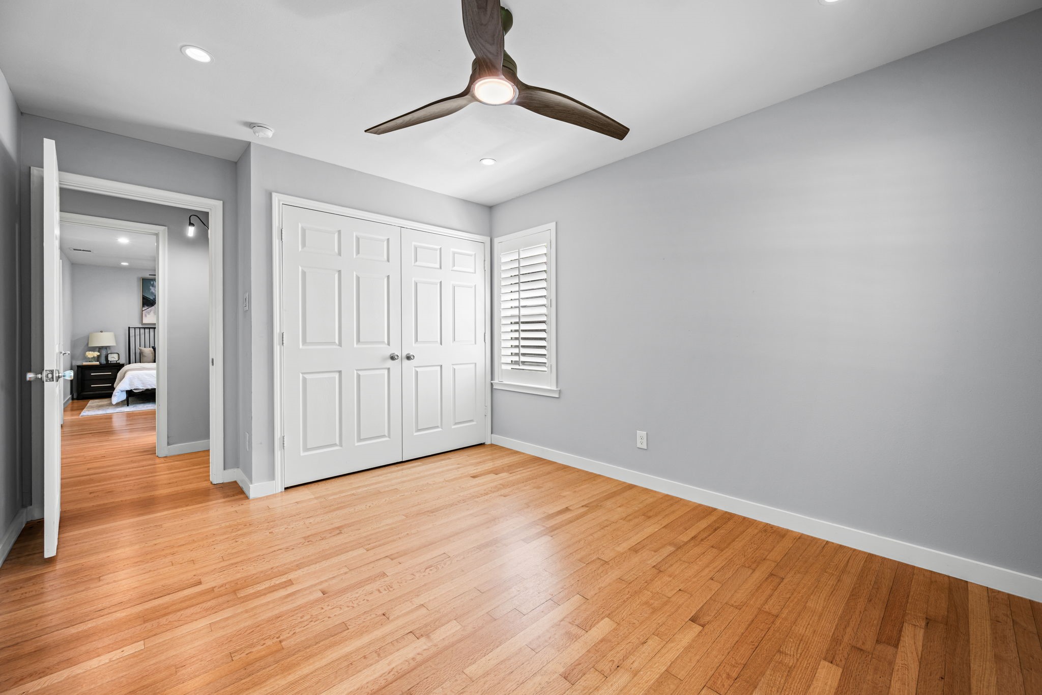 10219 Vinemont Street