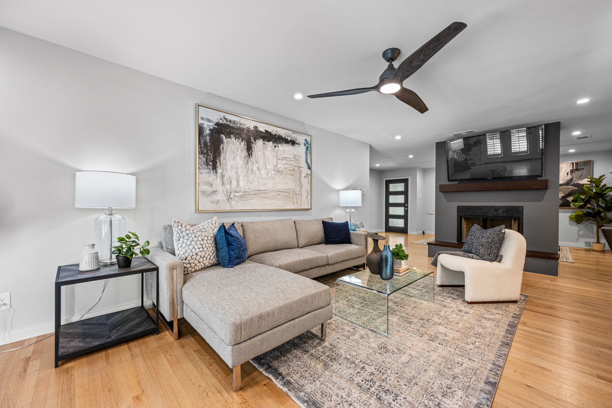 10219 Vinemont Street