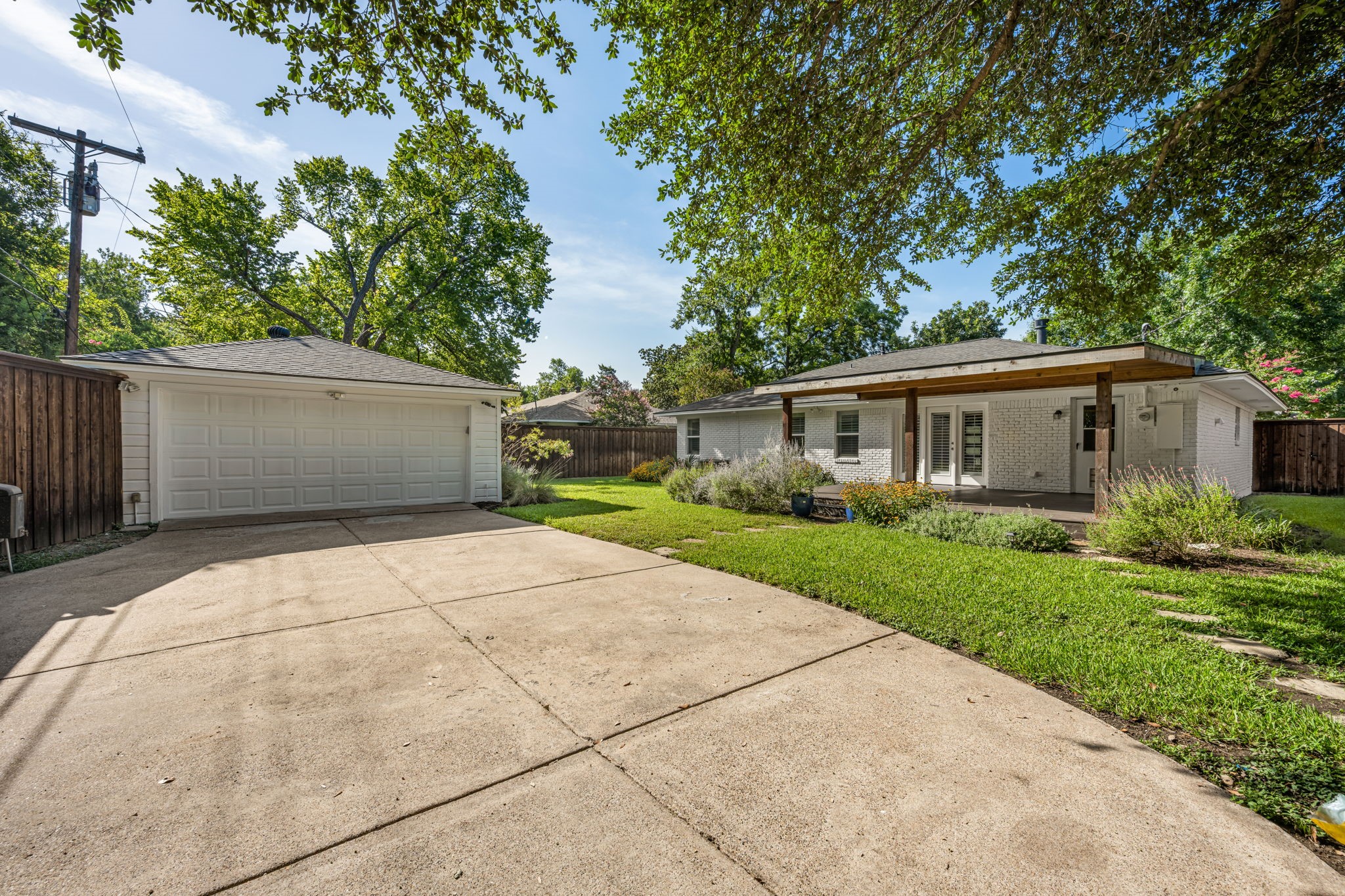 10219 Vinemont Street