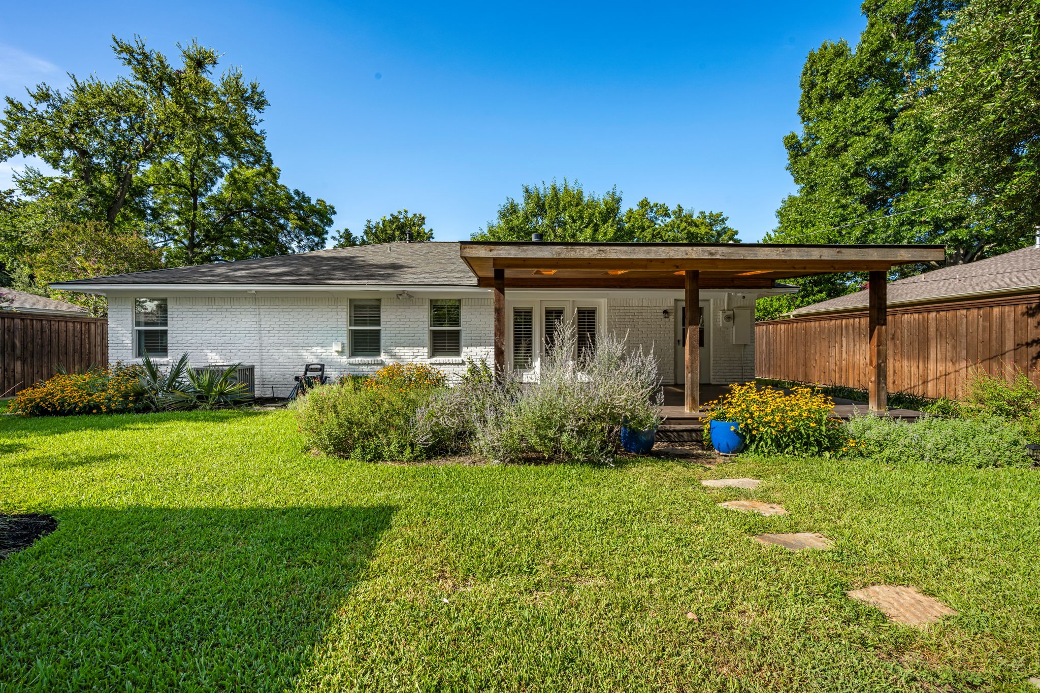 10219 Vinemont Street