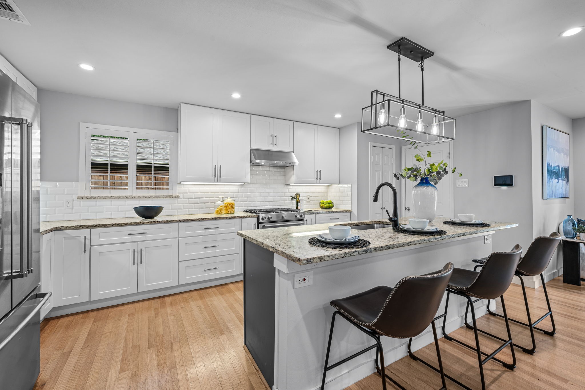 10219 Vinemont Street