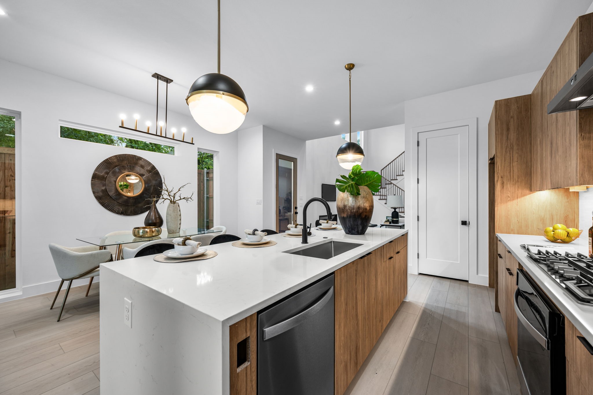 814 W 10th Street