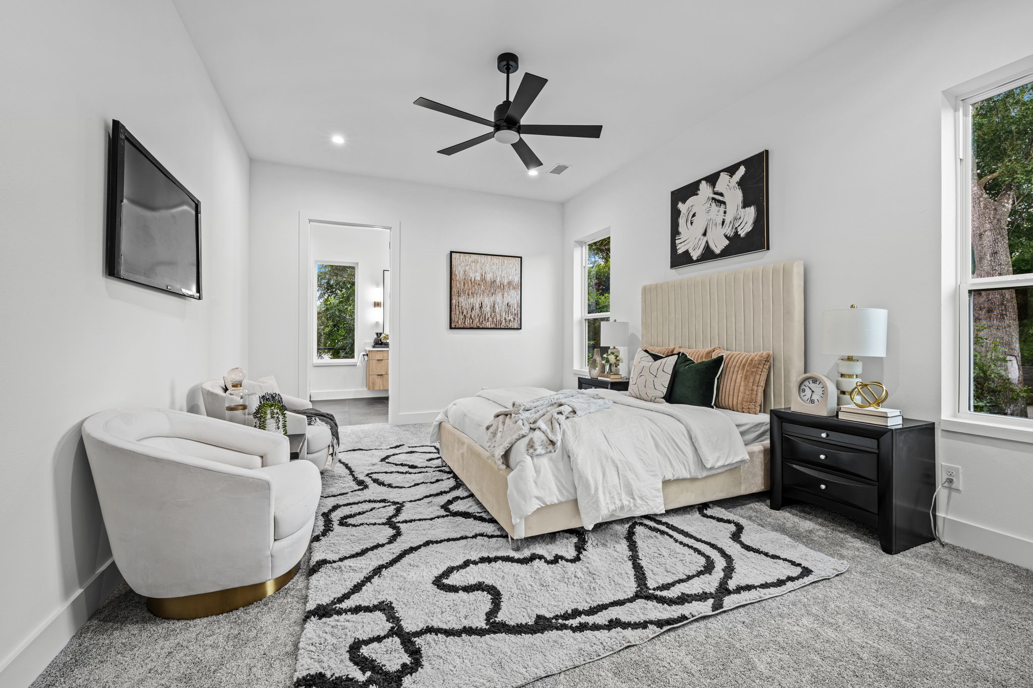 814 W 10th Street