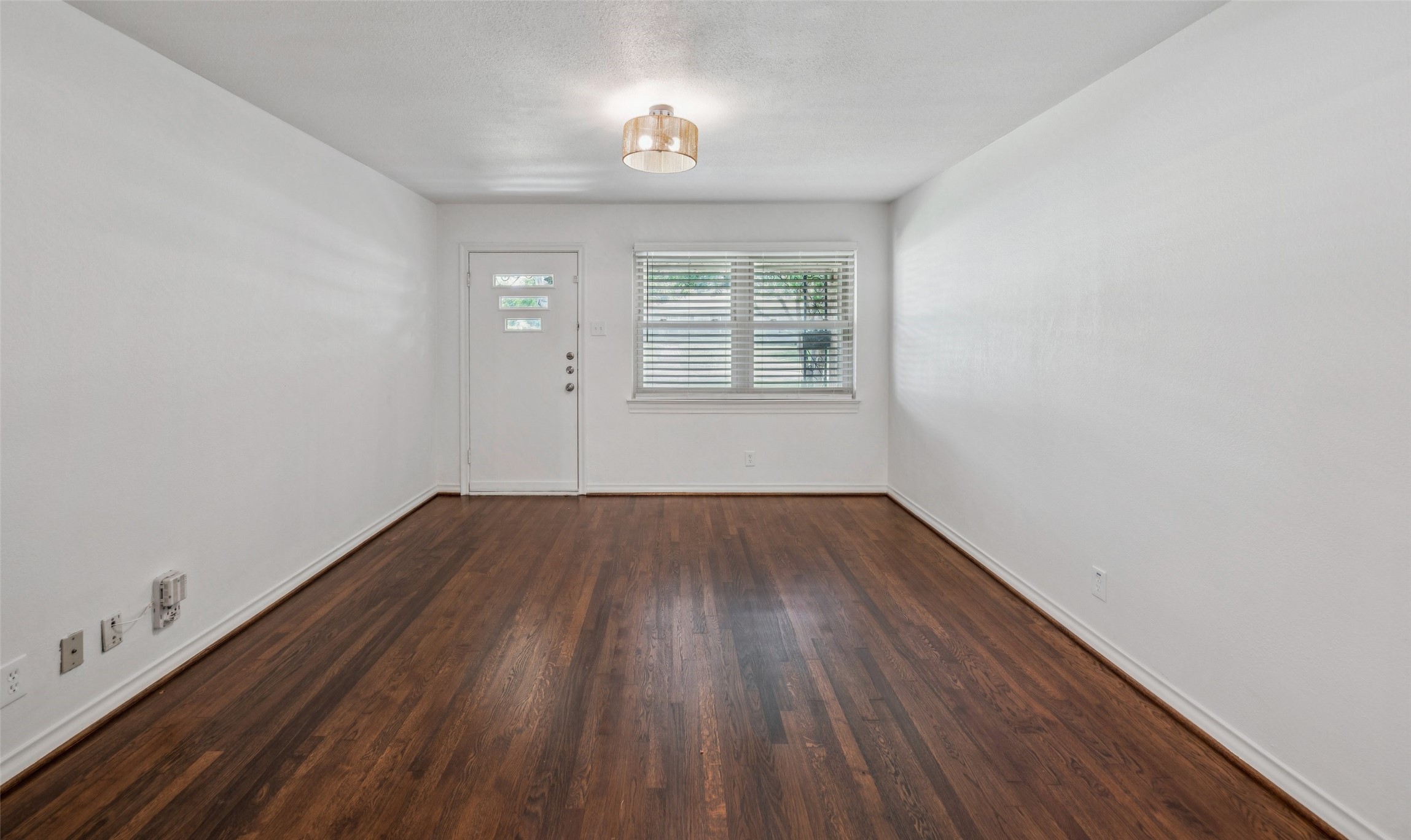 1804-1806 Mariposa Drive