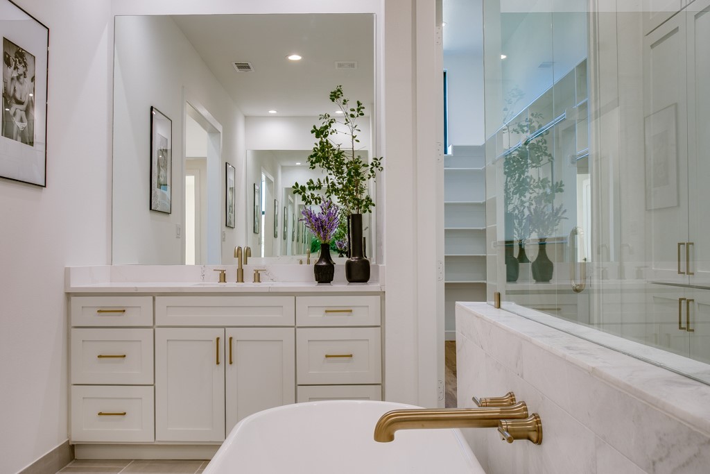 805 Pavillon Street 108
