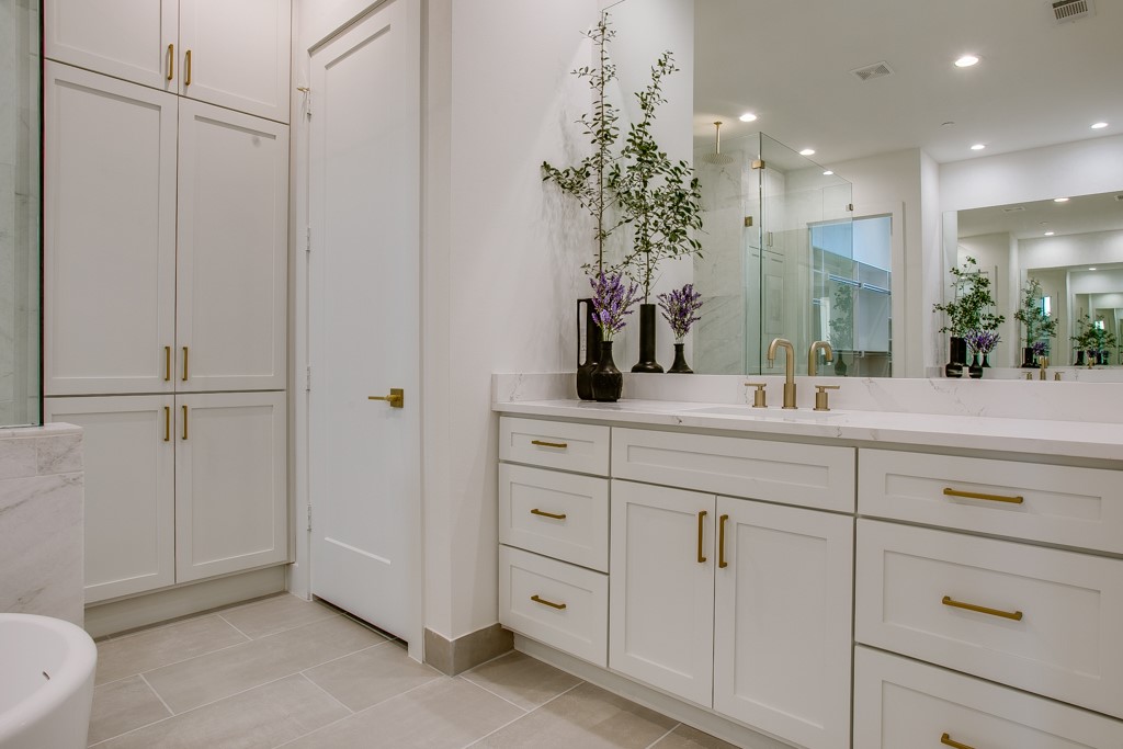 805 Pavillon Street 108