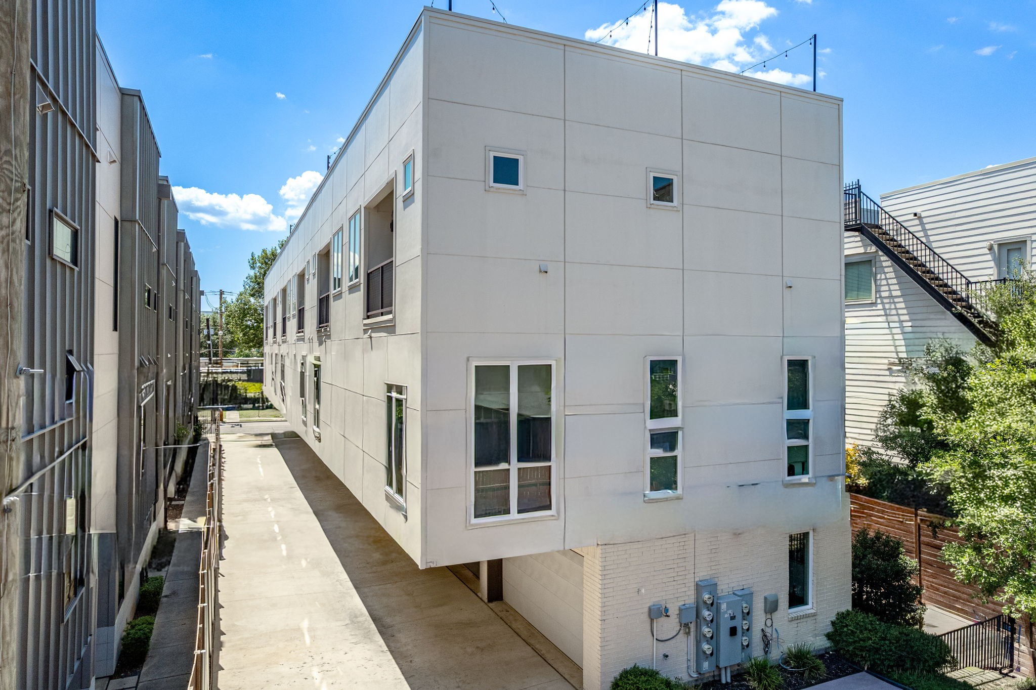 2016 N Fitzhugh Avenue 105