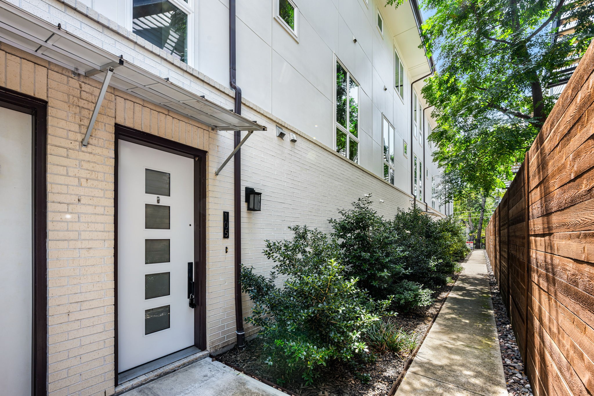 2016 N Fitzhugh Avenue 105
