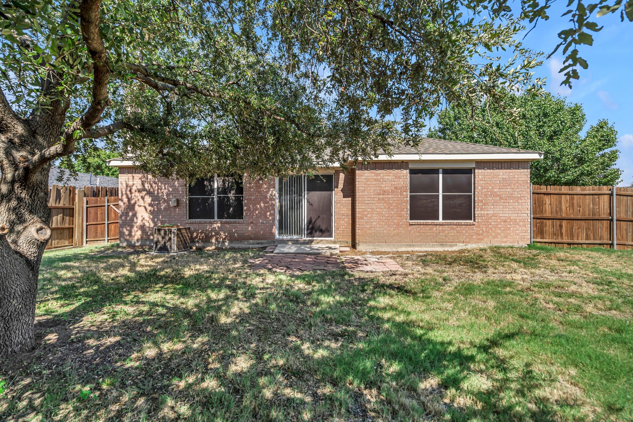 2312 Tailburton Court