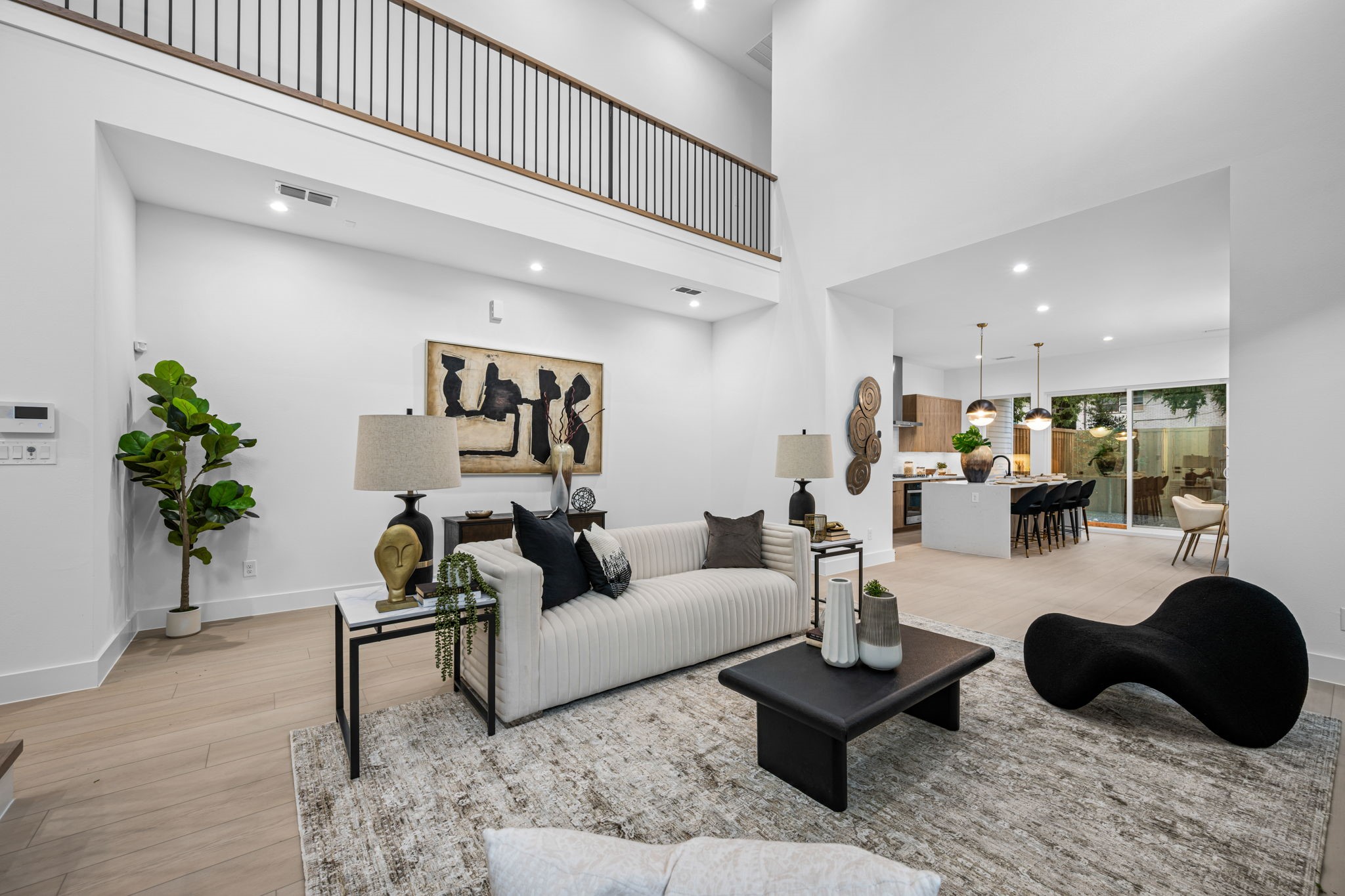 812 W 10th Street