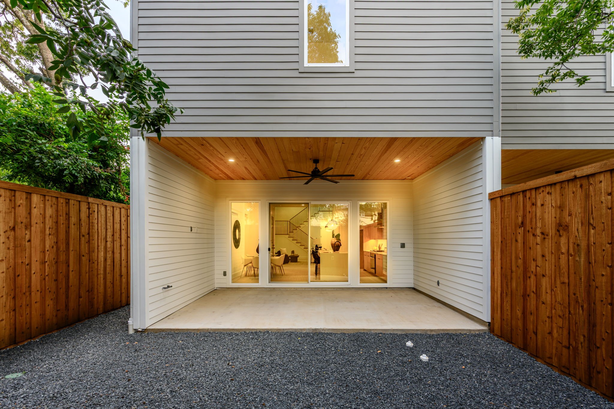 812 W 10th Street