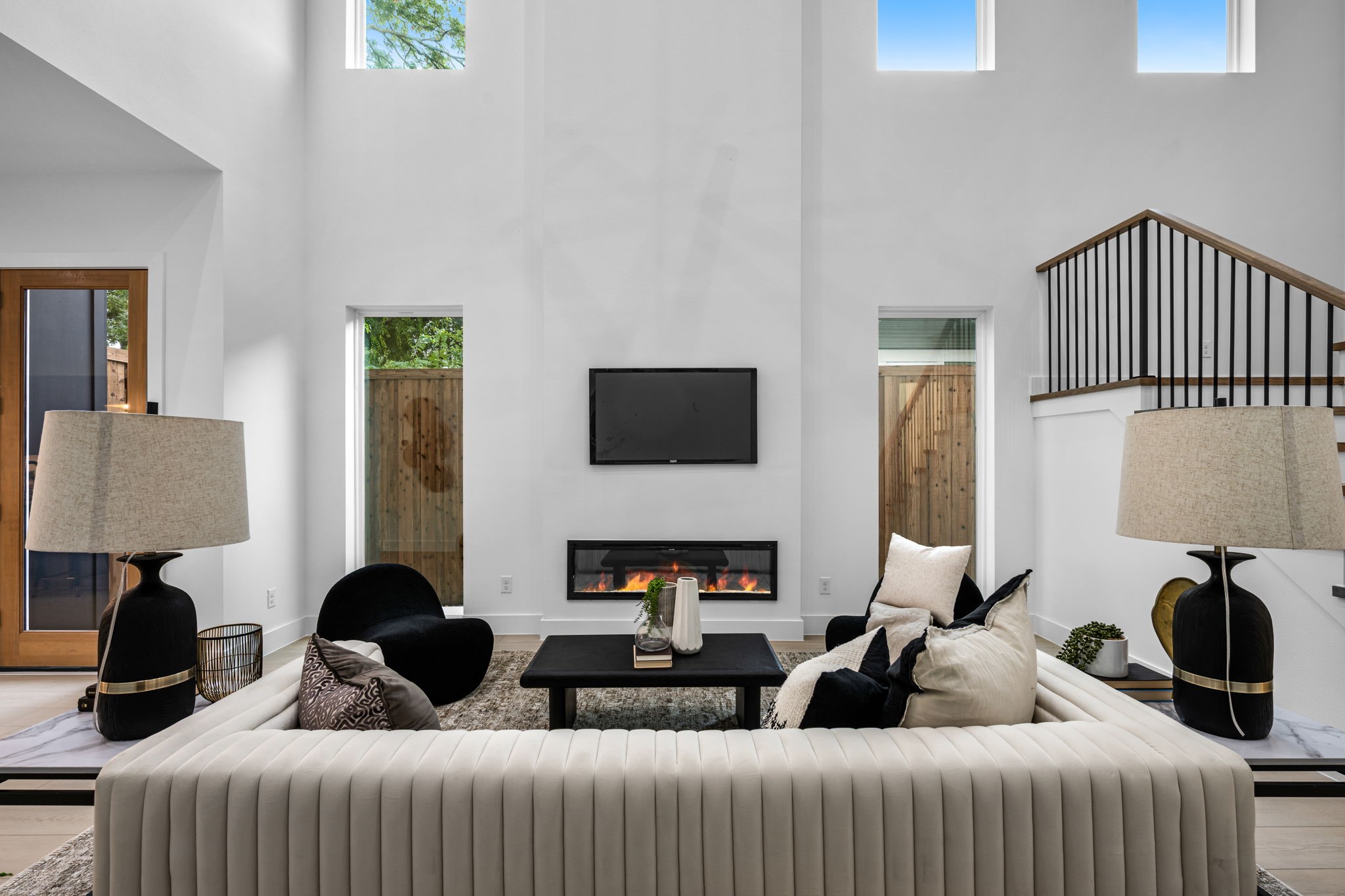 812 W 10th Street
