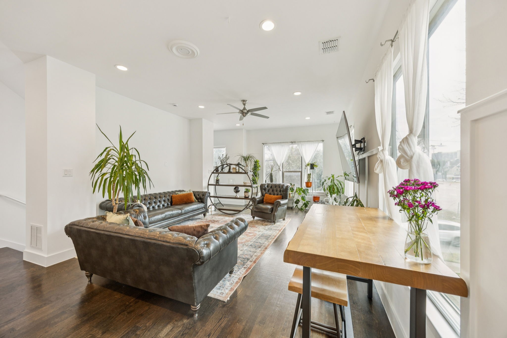 3002 Zenia Drive